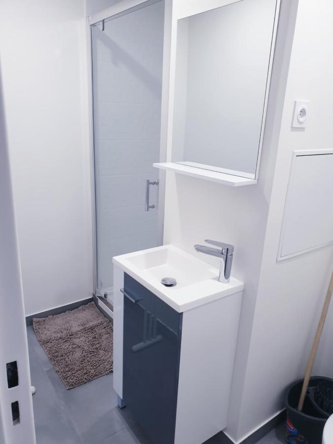 Big Flat Sea Vieuw 95 M2 5 Rooms Near Airport 5 Min Train 3 Min And Tram On Site, Beach 7 Min, 2 Showers And 2 Toilets , Neuf Grand Appartement 95 M2 5 Chambres Proche Aeroport 5 Min Train 3 Min Et Tramway Sur Place, Plage 7 Min 2 Douches Et 2 Wc Vue 니스 외부 사진