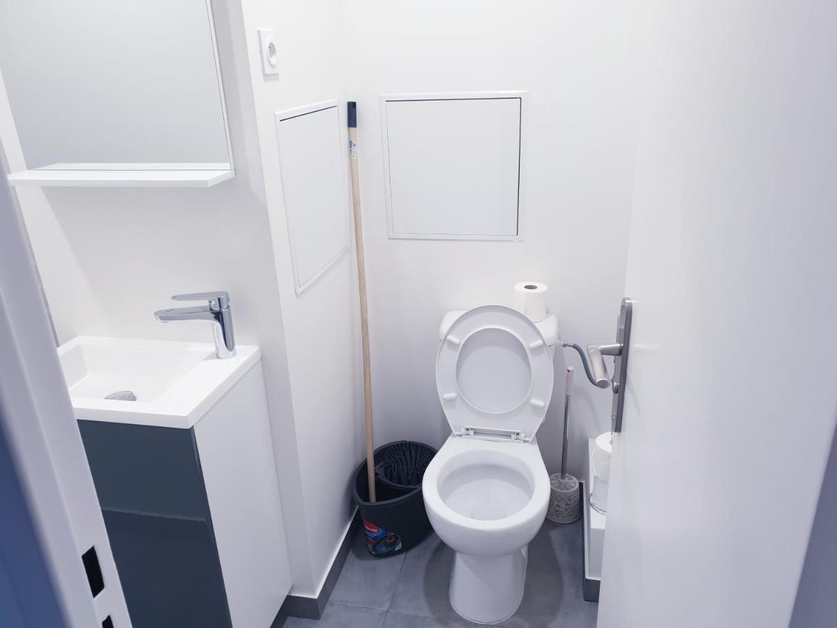 Big Flat Sea Vieuw 95 M2 5 Rooms Near Airport 5 Min Train 3 Min And Tram On Site, Beach 7 Min, 2 Showers And 2 Toilets , Neuf Grand Appartement 95 M2 5 Chambres Proche Aeroport 5 Min Train 3 Min Et Tramway Sur Place, Plage 7 Min 2 Douches Et 2 Wc Vue 니스 외부 사진