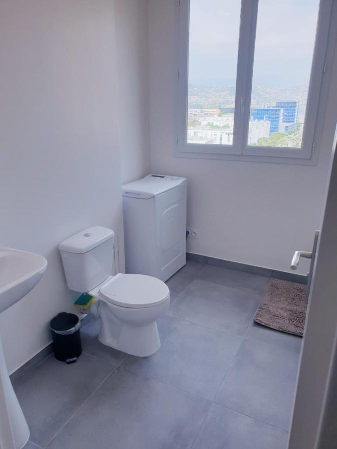 Big Flat Sea Vieuw 95 M2 5 Rooms Near Airport 5 Min Train 3 Min And Tram On Site, Beach 7 Min, 2 Showers And 2 Toilets , Neuf Grand Appartement 95 M2 5 Chambres Proche Aeroport 5 Min Train 3 Min Et Tramway Sur Place, Plage 7 Min 2 Douches Et 2 Wc Vue 니스 외부 사진