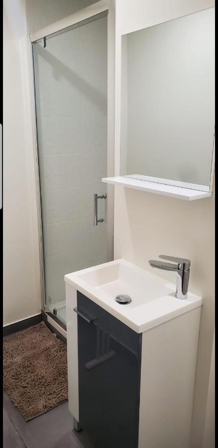Big Flat Sea Vieuw 95 M2 5 Rooms Near Airport 5 Min Train 3 Min And Tram On Site, Beach 7 Min, 2 Showers And 2 Toilets , Neuf Grand Appartement 95 M2 5 Chambres Proche Aeroport 5 Min Train 3 Min Et Tramway Sur Place, Plage 7 Min 2 Douches Et 2 Wc Vue 니스 외부 사진